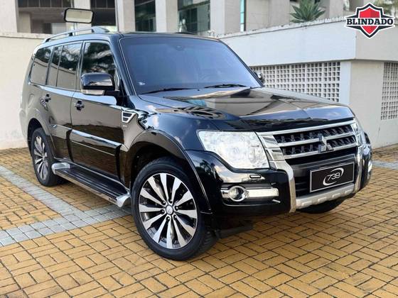 MITSUBISHI PAJERO FULL 3.2 HPE 4X4 16V TURBO INTERCOOLER DIESEL 4P AUTOMÁTICO MITSUBISHI PAJERO FULL 3.2 HPE 4X4 16V TURBO INTERCOOLER DIESEL 4P AUTOMÁTICO